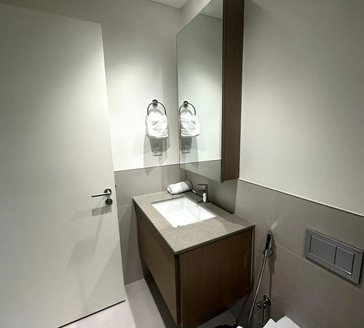 Apartment Amakin Bayshore Creek Beach Dubai
